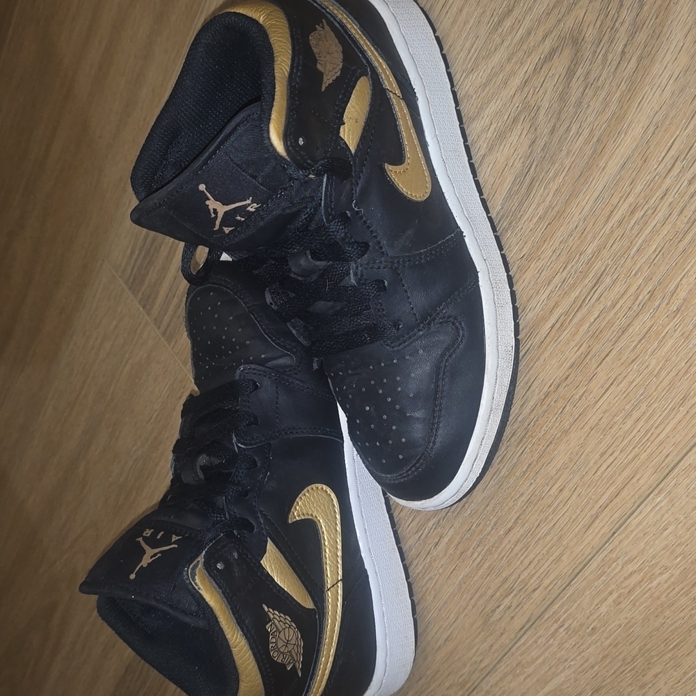 Youth Nike Air Jordan 3.5Y Black And Gold